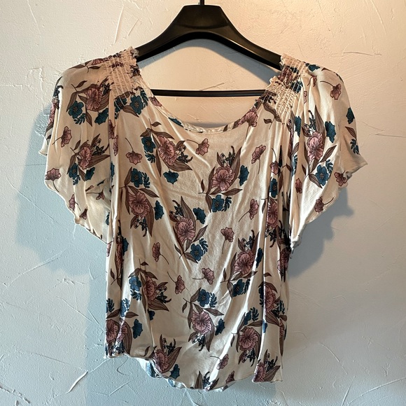 Off the shoulder flutter sleeve blouse - Picture 1 of 3